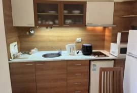 Spacious top floor 1 BED apartment, 89 s...