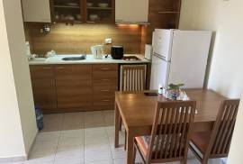 Spacious top floor 1 BED apartment, 89 s...