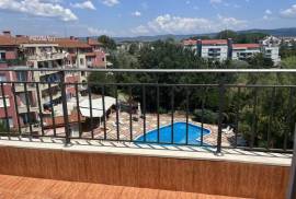 Spacious top floor 1 BED apartment, 89 s...