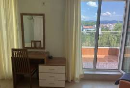 Spacious top floor 1 BED apartment, 89 s...