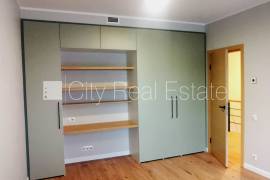 Detached house for rent in Riga, 178.00m2