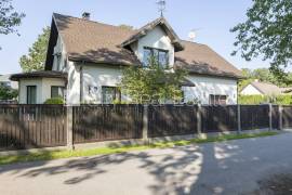 Detached house for rent in Jurmala, 230.00m2