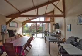 House with garden, pool and garage