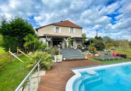 Maison B&B with mountains Pyrenees view