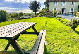 Maison B&B with mountains Pyrenees view