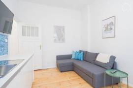 Lovingly furnished, smart flat with garden