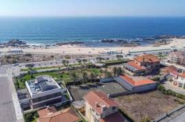 Luxurious Seafront Villa with Stunning Rooftop and Private Master Suite – A Retreat Inspired Sanctuary in Vila do Conde