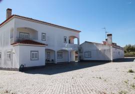 4 bedroom farm with 535 m2 of construction - Plot of land of 15,000 m2 - Elvas - Alentejo - Portugal