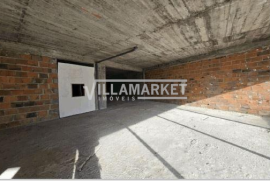 Unfinished stall shop with 340 m2 located in Sesimbra