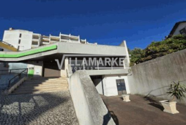 Unfinished stall shop with 340 m2 located in Sesimbra