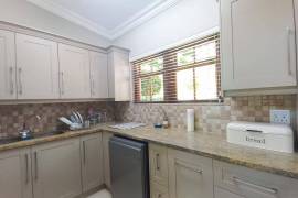 Luxury 5 Bed Villa For Sale In Montagu South