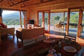 Luxurious 3 Bedroom Retreat in Touwsberg Private Game and Nature Reserve South