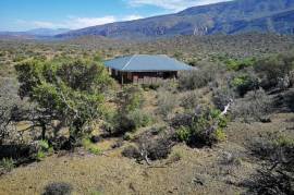 Luxurious 3 Bedroom Retreat in Touwsberg Private Game and Nature Reserve South