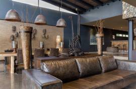 N’Wambu Safari Lodge in Mjejane Game Reserve For Sale in Hectorspruit South