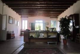 Stunning 6 Bedroom Estate For Sale in Giacciano Veneto