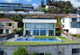 Luxury Villa in Funchal: A Masterpiece of Elegance and Modern Living