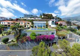 Luxury Villa in Funchal: A Masterpiece of Elegance and Modern Living