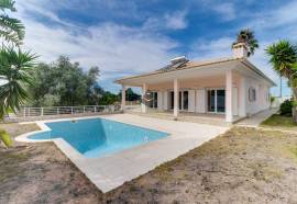 DETACHED VILLA WITH 5 BEDROOMS AND POOL IN CAXIAS - SESIMBRA