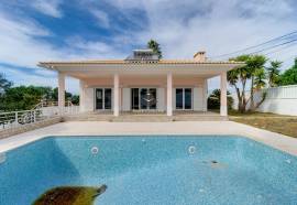 DETACHED VILLA WITH 5 BEDROOMS AND POOL IN CAXIAS - SESIMBRA