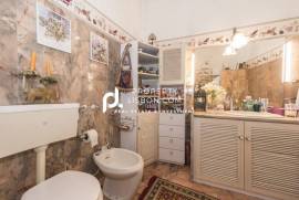 Wonderful Traditional 4-bed High Ceiling Apartment In Lisbon