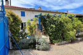 Pretty Charentaise House With Private Courtyard