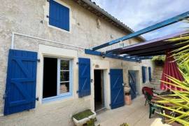 Pretty Charentaise House With Private Courtyard