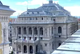 Budapest, Adrássy Boulevard: Flat with Tradition