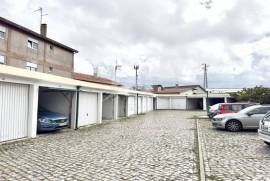 Apartamento T2+1 com Sótão, Garagem Box em Condomínio Fechado