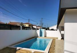 4 bedroom semi-detached house in Azeitão