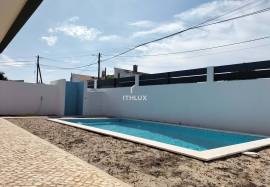 4 bedroom semi-detached house in Azeitão