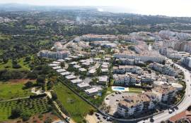 Plot of land with 577 m2 inserted in a new and noble urbanization located in Albufeira