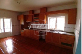 2 + 1 bedroom villa of the bank located in Bugalhos in the Municipality of Alcanena