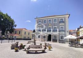 Apartment in the city center type T-2 on the 1st left with balcony.