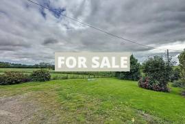 Detached Country House with Outbuilding