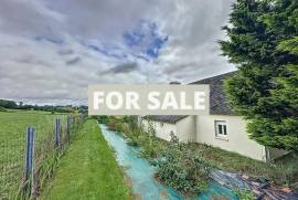 Detached Country House with Outbuilding