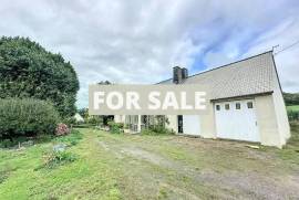 Detached Country House with Outbuilding