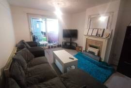 2 bedroom, Maisonette for sale