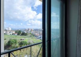 Fantastic 4 bedroom apartment with unobstructed views, fireplace, 3 balconies, 2 parking spaces in a condominium with gym and excellent quality finishes