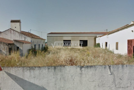 Industrial banking building with 1125 m2 of area inserted in a plot of land with 2499 m2 located in Azaruja - ÉVORA