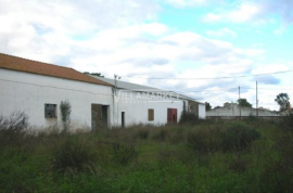 Industrial banking building with 1125 m2 of area inserted in a plot of land with 2499 m2 located in Azaruja - ÉVORA