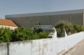 Industrial banking building with 1125 m2 of area inserted in a plot of land with 2499 m2 located in Azaruja - ÉVORA