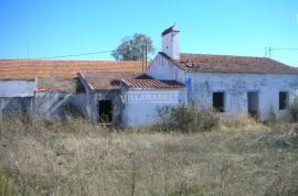 Industrial banking building with 1125 m2 of area inserted in a plot of land with 2499 m2 located in Azaruja - ÉVORA