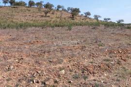 Rustic land with 182 250 m2 located in the Municipality of Ourique - Alentejo