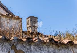 Large old country house for complete renovation project near Moncarapacho In East Algarve.