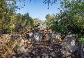 Large old country house for complete renovation project near Moncarapacho In East Algarve.