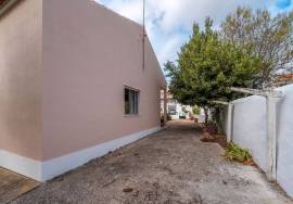 Single storey house T3 with garage Salir - Loulé