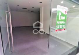 Store with 76m2 of area on the first floor of the Atrium Shopping Center.