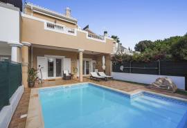 Carvoeiro - Immaculate 2-bedroom townhouse with pool