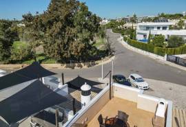 Carvoeiro - Immaculate 2-bedroom townhouse with pool