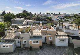 Carvoeiro - Immaculate 2-bedroom townhouse with pool